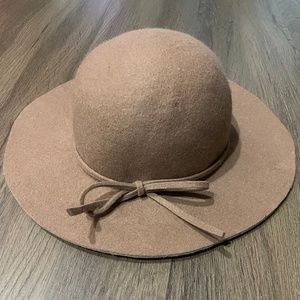 Fall floppy hat